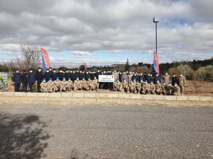 Jandarma personeli “Geleceğe Nefes” Projesi kapsamında bin 500 ağaç dikti
