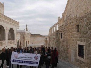 Başkaleli kadınlar Diyarbakır, Şanlıurfa ve Mardin’i gezdi