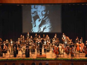 Anadolu Üniversitesi Gençlik Senfoni Orkestrası Atatürk’ü andı