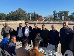 Nazillili devecilerden havut giydirme ve keşkek hayrı etkinliği