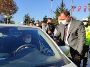 “Bir Hareketine Bakar Hayat” sloganıyla emniyet kemeri kullanımına dikkat çektiler