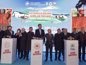 Bakan Kurum’dan Ağrı’ya müjde: "Ağrı A.Ş. Et Entegre Tesisimizi inşallah kuruyoruz"
