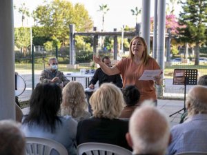 Büyükşehir Belediyesi, Emekli Evinde Türk Sanat Müziği Korosu kurdu