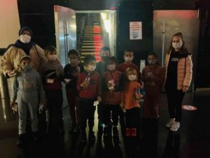 Türk Sineması gününde jandarmadan öğrencilere jest