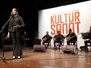 Bizden ezgiler kulakların pasını sildi