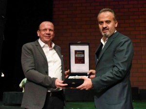 Bursa’da tiyatro salonları çocukların