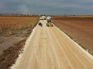 Suruç kırsalı kış öncesi sathi asfaltla buluşuyor