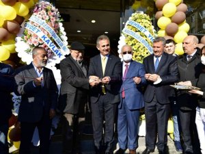 Başkan Köse, esnafı yalnız bırakmıyor