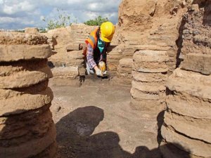Antik hamamdaki kalorifer sistemi gün yüzüne çıktı