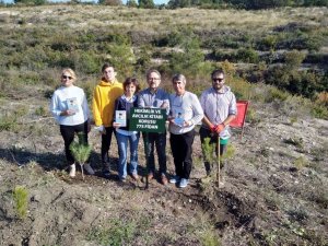 Yazdığı kitabın geliriyle koruluk oluşturdu