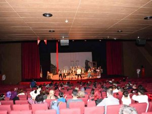 ‘Tıngır Mıngır Ülke’ çocuklarla buluştu