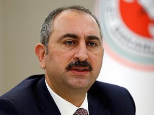 Adalet Bakanı Gül gazetecilerin gününü kutladı