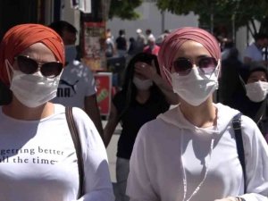 Uzmanından uyarı: Tedbirlere uymayan gençler risk altında