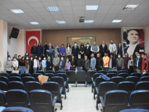 Kaymakam Şahin girişimcilik kursiyerleri ile bir araya geldi