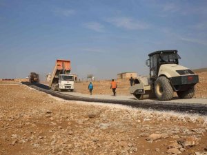 Haliliye kırsalında asfalt yol çalışması devam ediyor