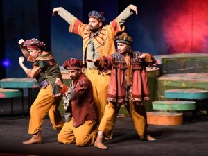 Pursaklar’da çocuklar tiyatroyu çok sevdi