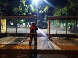 Manisa’da sokaklar korona virüse karşı dezenfekte edildi