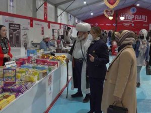 AK Parti Milletvekili Av. Belma Satır: “Sağlık çalışanlarımıza verilen hediye kitap çeki çok anlamlı”
