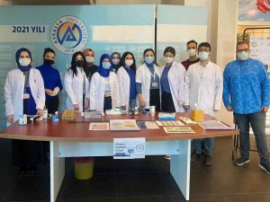 Dünya Diyabet Gününde öğrencilerin kan şekeri ölçümü yapıldı