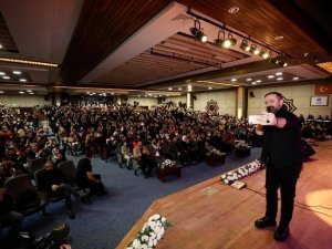 Talha Bora Öge Manisalılar ile buluştu