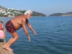 Fedon "Kanser oldu, ölüyor" diyenlere nispet denize atladı