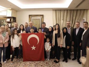 Dışişleri Bakanı Çavuşoğlu, Beyrut’taki Türk vatandaşları ile bir araya geldi