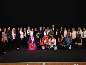 “Zafere Götüren Analar” oyunu Bozüyük’te sahnelendi