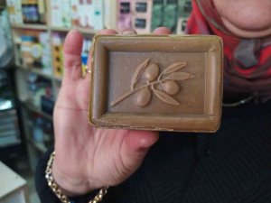 Kelliği ve saçların beyazlaşmasını önleyen sabuna büyük ilgi