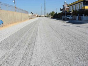 Tarsus caddelerinde asfalt çalışmaları aralıksız sürüyor