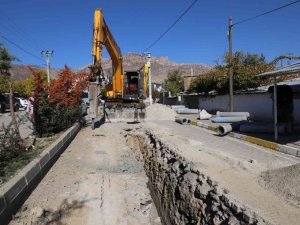 Tutşi, 9 bin 19 nüfus ve 2 bin 596 hanenin yararlanacağı projeyi denetledi