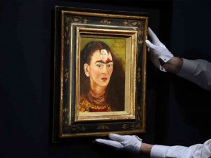 Frida Kahlo’nun otoportresi 34.9 milyon dolara satıldı