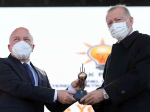 Cumhurbaşkanı Erdoğan’dan Başkan Sekmen’e gençlik yatırımları özel ödülü