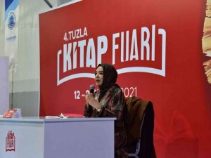 Hilal Kaplan, Tuzla Belediyesi Kitap Fuarı’nda okurlarıyla buluştu
