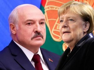 Merkel ve Lukaşenko, Polonya sınırındaki göçmenlere insani yardımı görüştü