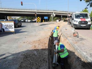 Antalya’da kullanım ömrünü tamamlamış içme suyu hatları yenileniyor