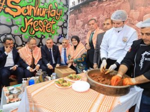 Yerel Yönetimler Başkanı Özhaseki Şanlıurfa standında