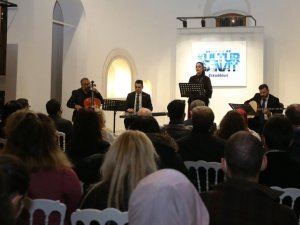 Yaprak Sayar’dan mekan akustiği konseri