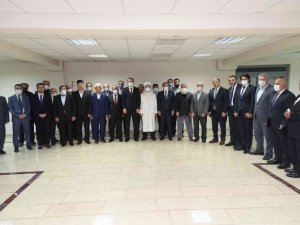 Diyanet İşleri Başkanı Erbaş, “Ülkemizi bölmek isteyen dahili ve harici hainlere fırsat vermeyeceğiz”