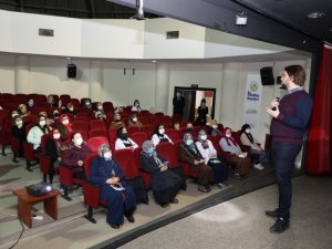 İlkadım Belediyesi personeline sağlıklı yaşam semineri