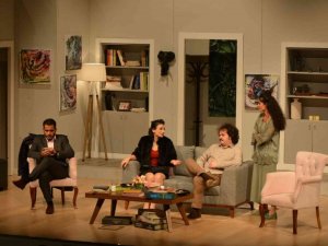 Mersin Büyükşehir Belediyesi Şehir Tiyatrosu ilçelerde de sahnede