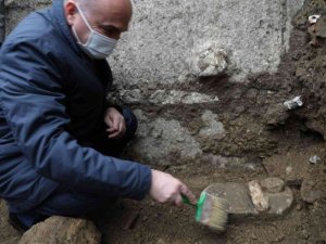 Heykel ayağını Başkan Özlü çıkardı