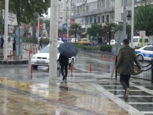 Tarım şehri Şanlıurfa’da beklenen yağmur yağdı