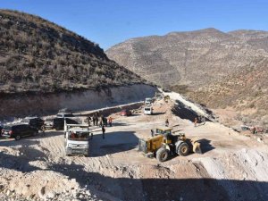 Siirt Valisi Hacıbektaşoğlu, ulaşım ve altyapı çalışmalarını denetledi