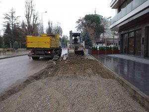 Yağışa rağmen çalışmalar durmadı