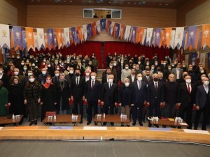 Özlü, AK Parti’nin duayen isimlerini misafir ediyor