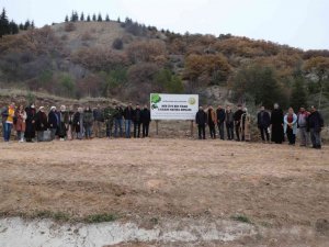 Afyonkarahisar’da ak gençler şehit öğretmenleri unutmadı