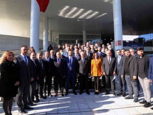 MHP 81 vilayeti adım adım geziyor