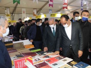 İbrahim Kalın: "Türkiye, kökleri sağlam bir çınar gibi kendi yolunda yürümeye devam ediyor"