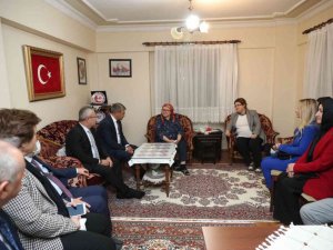 Bakan Yanık, şehit Aybüke öğretmenin ailesini ziyaret etti