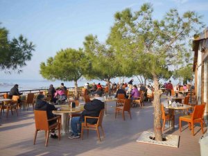 Cennet Tepesi Ayvalıklıların buluşma noktası oldu